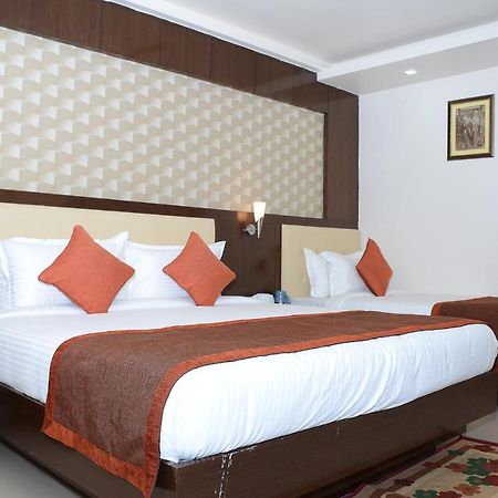 Vaishnavi Clarks Inn Buxar Bagian luar foto