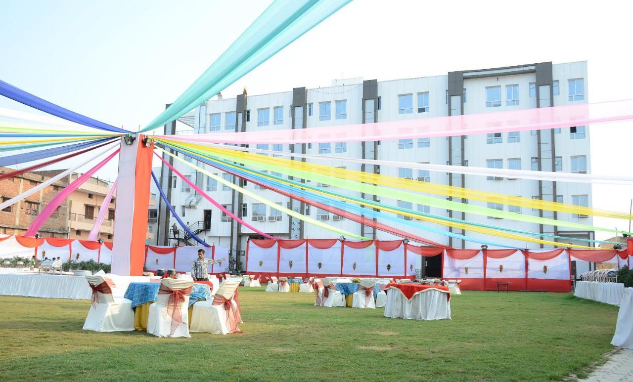 Vaishnavi Clarks Inn Buxar Bagian luar foto