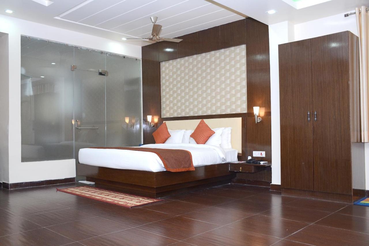 Vaishnavi Clarks Inn Buxar Bagian luar foto